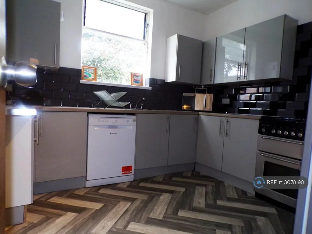 7 bedroom terraced house for rent