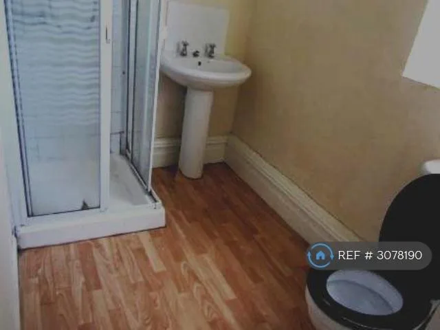 7 bedroom terraced house for rent