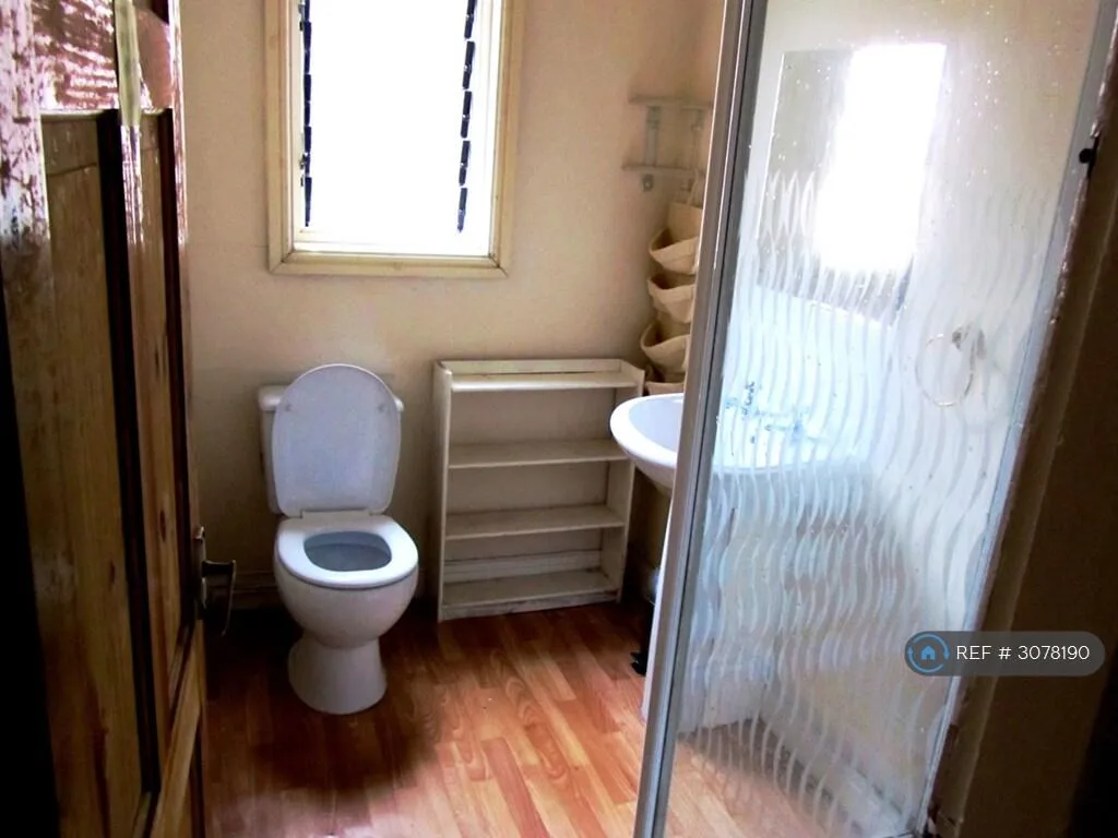 7 bedroom terraced house for rent