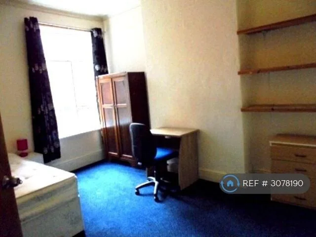 7 bedroom terraced house for rent