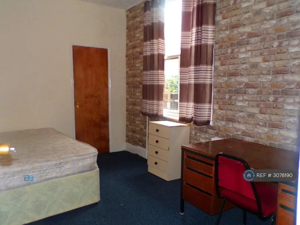 7 bedroom terraced house for rent