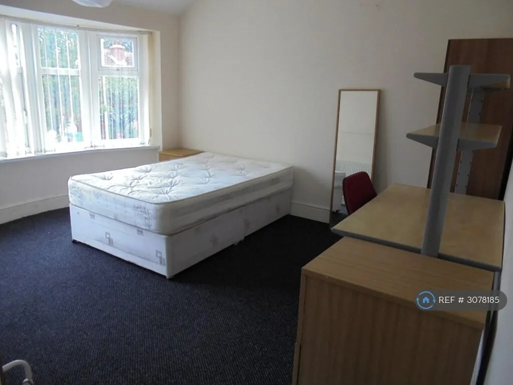 7 bedroom semi-detached house for rent