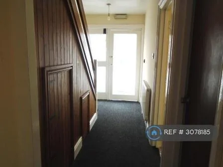 7 bedroom semi-detached house for rent