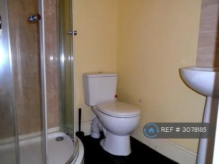 7 bedroom semi-detached house for rent