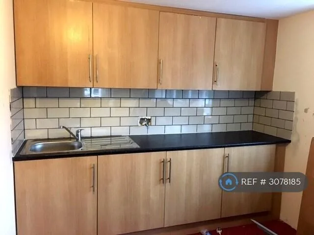 7 bedroom semi-detached house for rent
