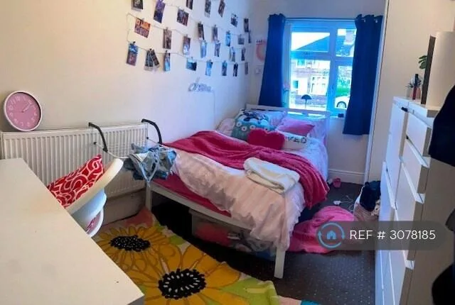 7 bedroom semi-detached house for rent