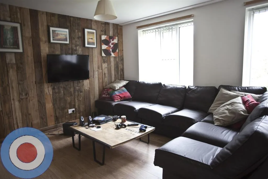 8 bedroom house for rent