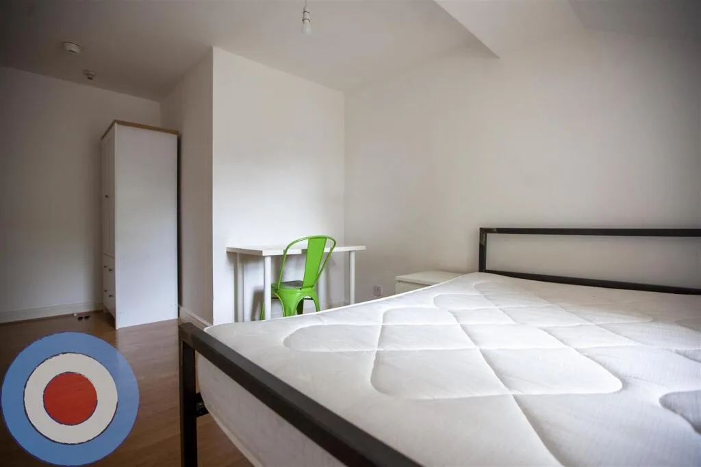8 bedroom house for rent