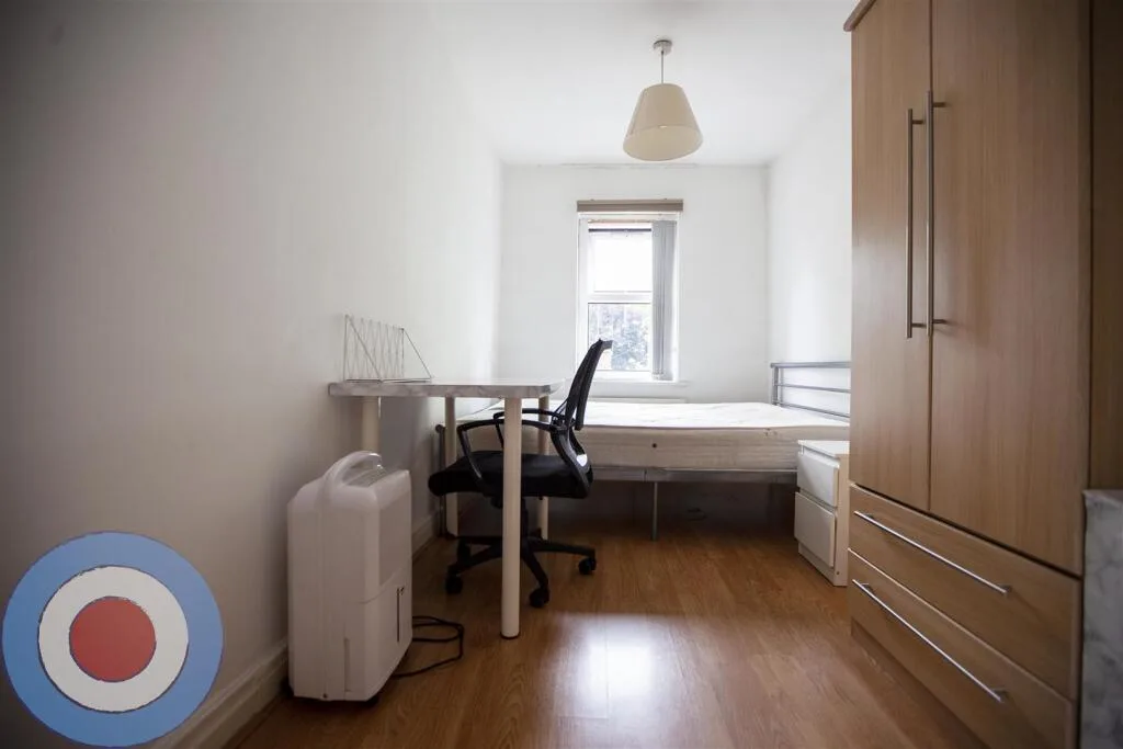 8 bedroom house for rent