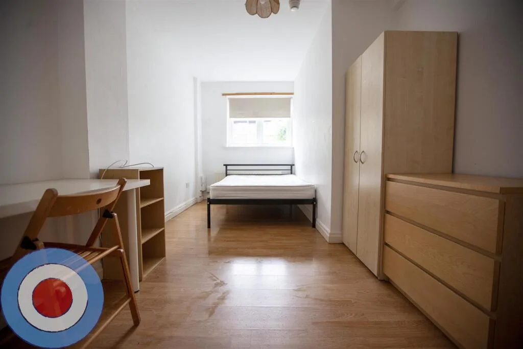 8 bedroom house for rent