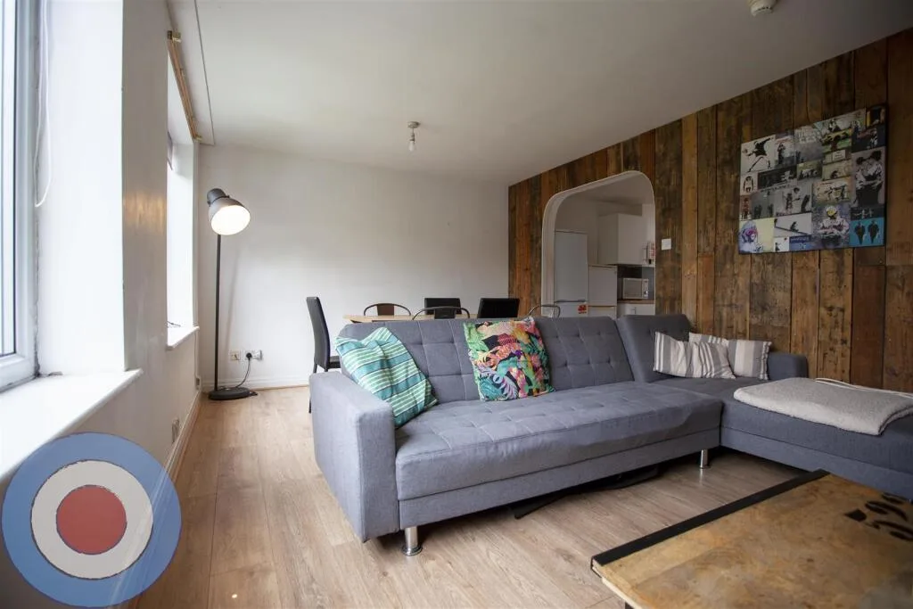 8 bedroom house for rent