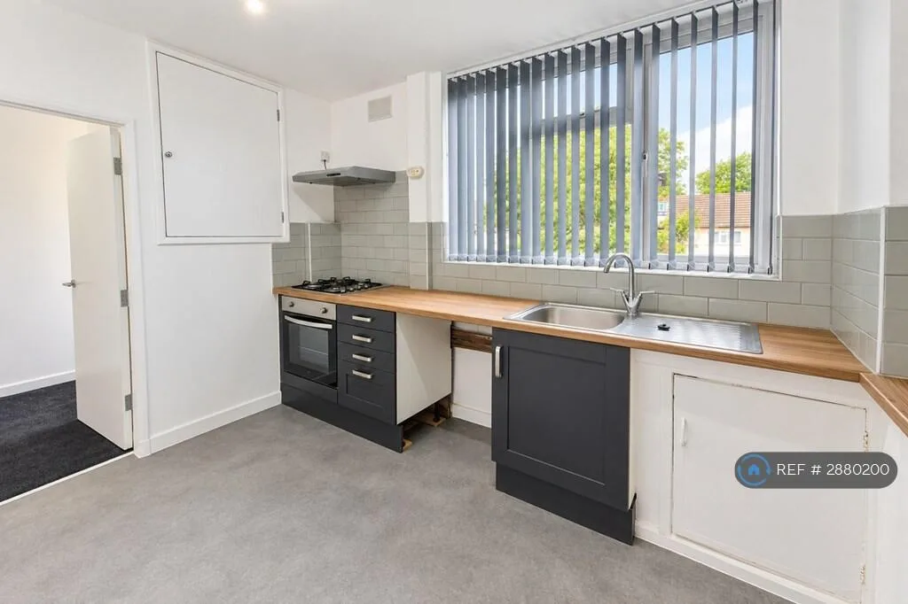 3 bedroom maisonette for rent