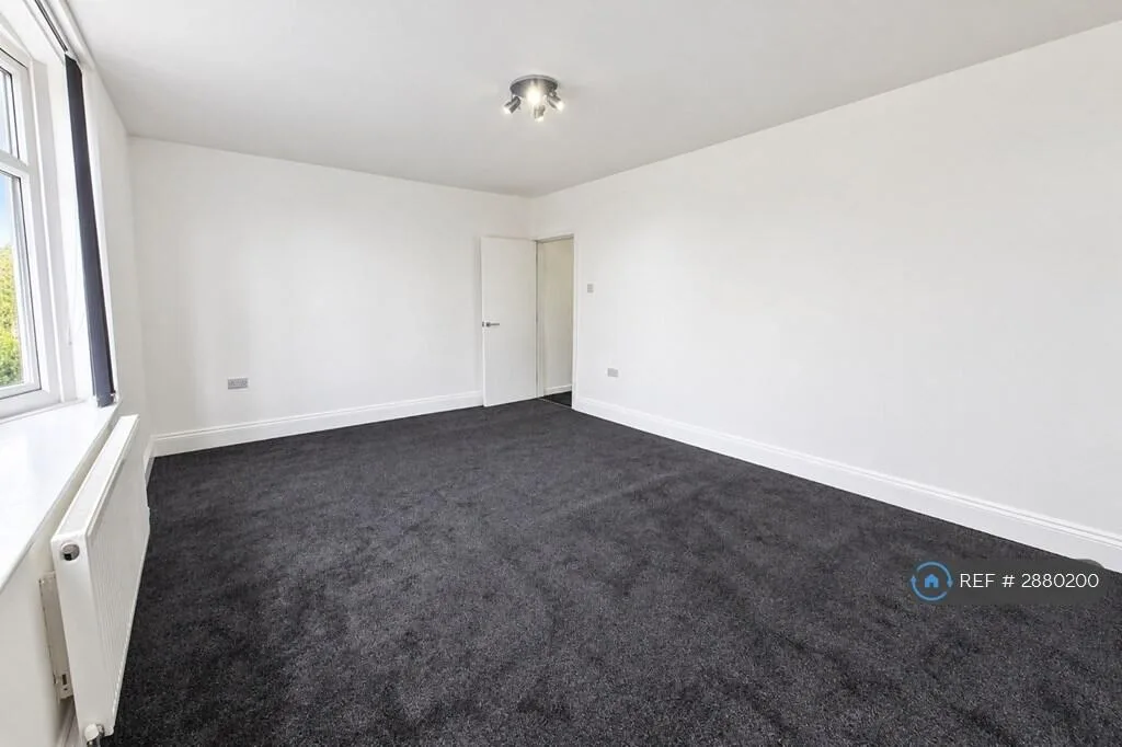 3 bedroom maisonette for rent