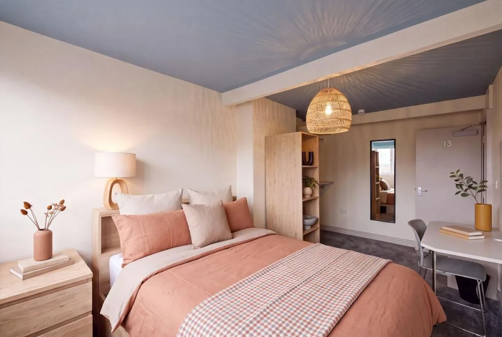 5 bedroom flat for rent
