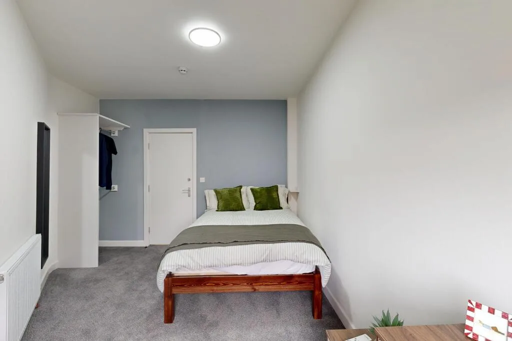 4 bedroom flat for rent