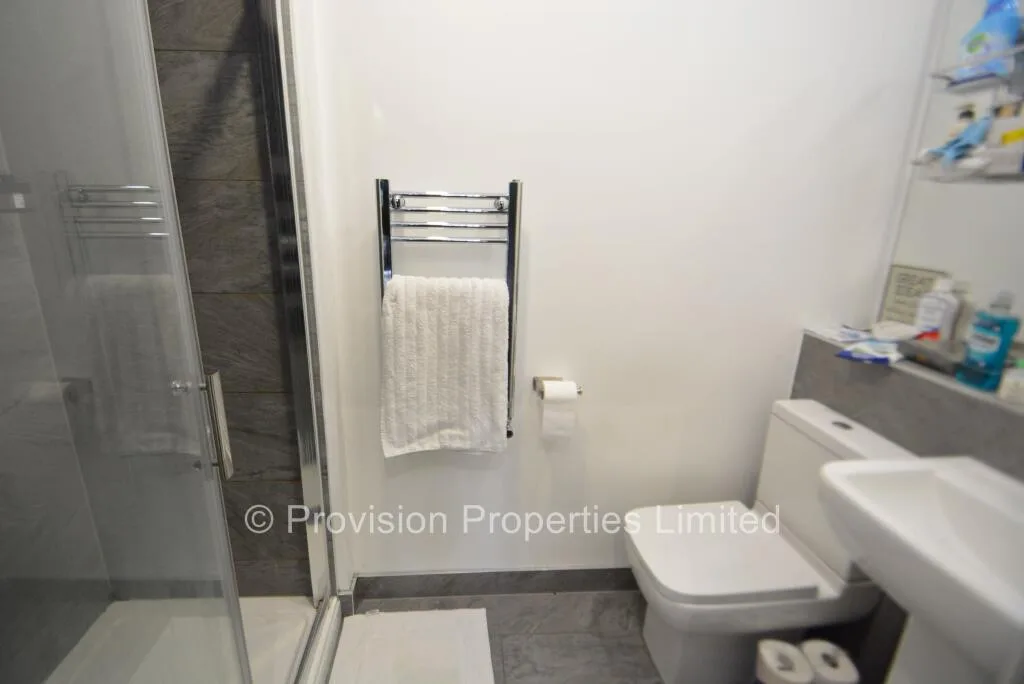 4 bedroom flat for rent