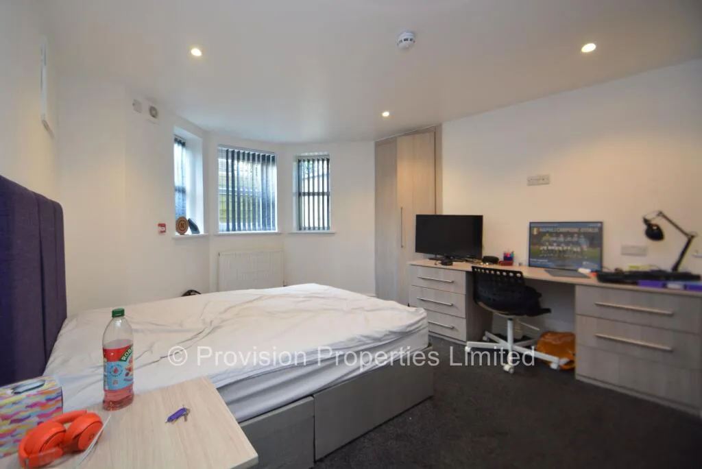 4 bedroom flat for rent