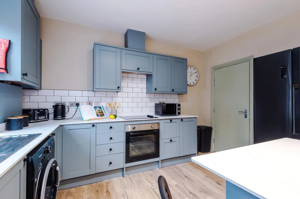 5 bedroom terraced house for rent