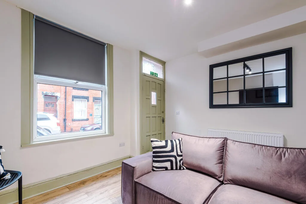 5 bedroom terraced house for rent