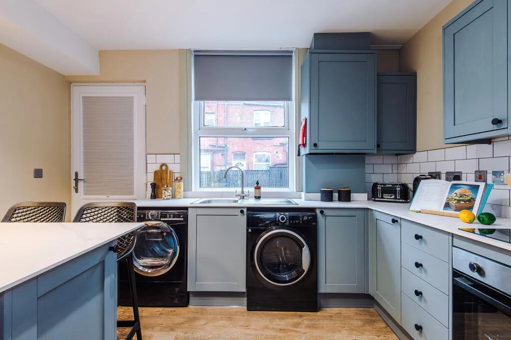 5 bedroom terraced house for rent