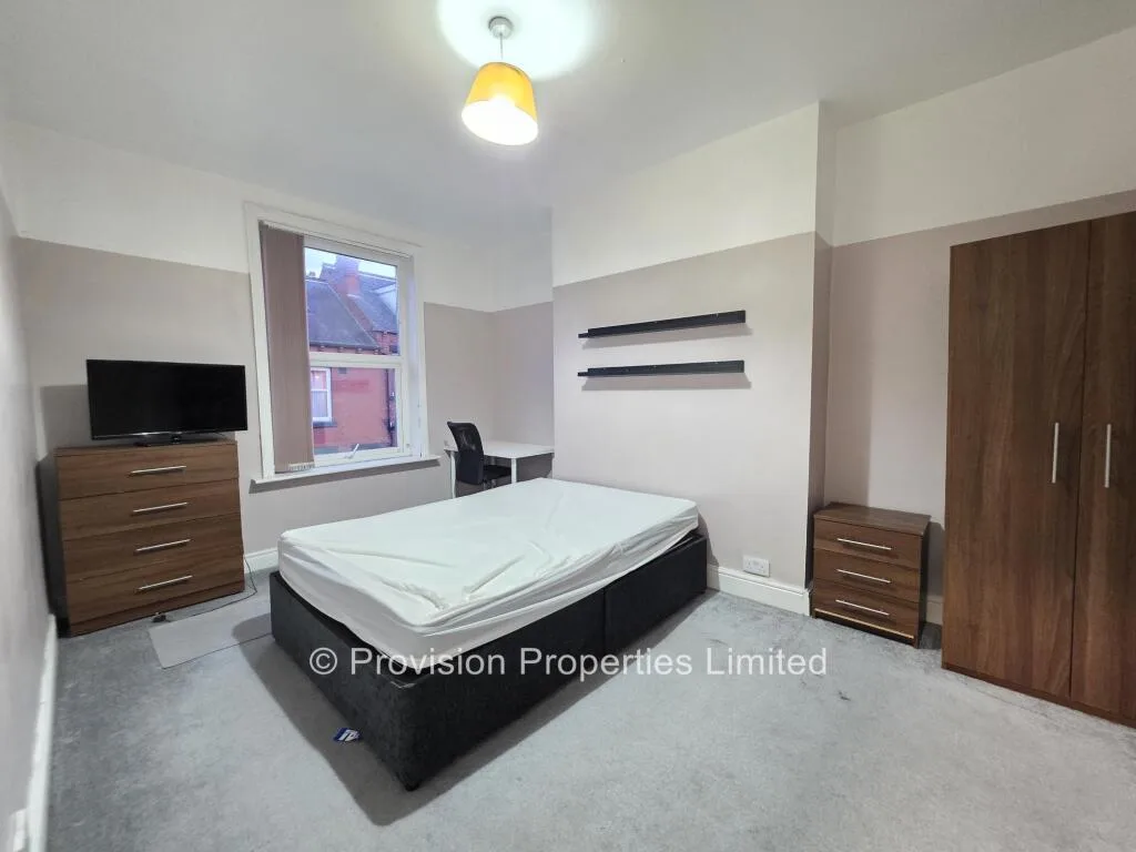 7 bedroom terraced house for rent