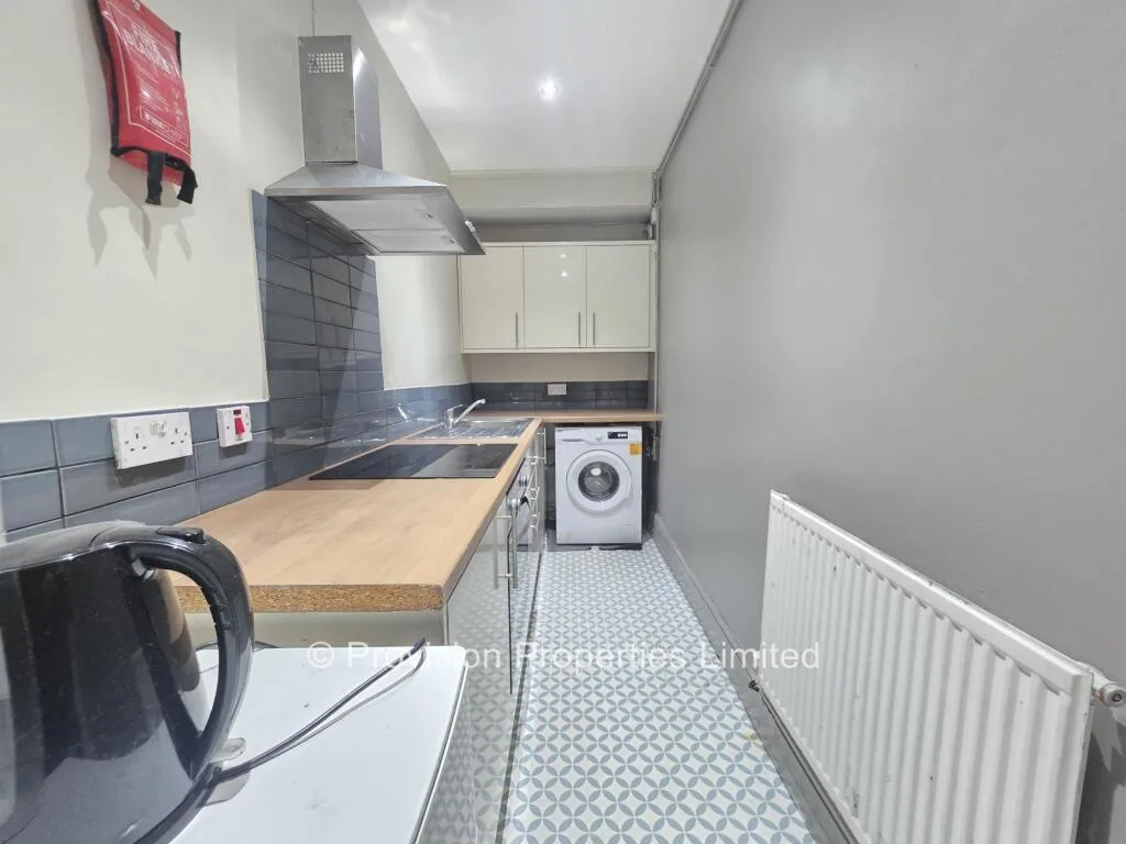 7 bedroom terraced house for rent