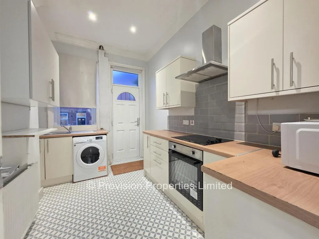 7 bedroom terraced house for rent