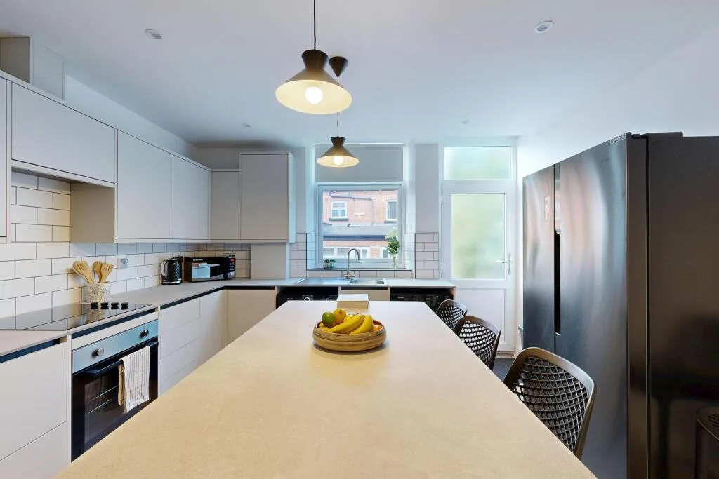 6 bedroom terraced house for rent