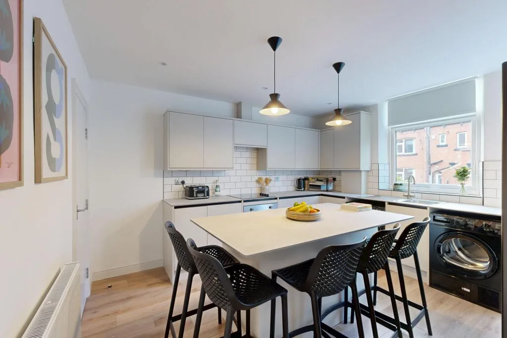 6 bedroom terraced house for rent