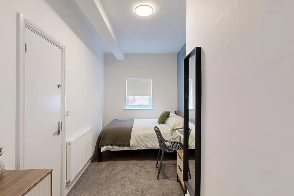 6 bedroom flat for rent