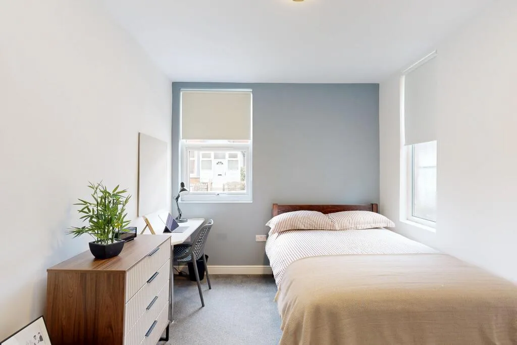 6 bedroom flat for rent