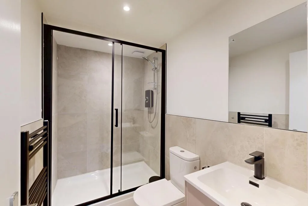 6 bedroom flat for rent