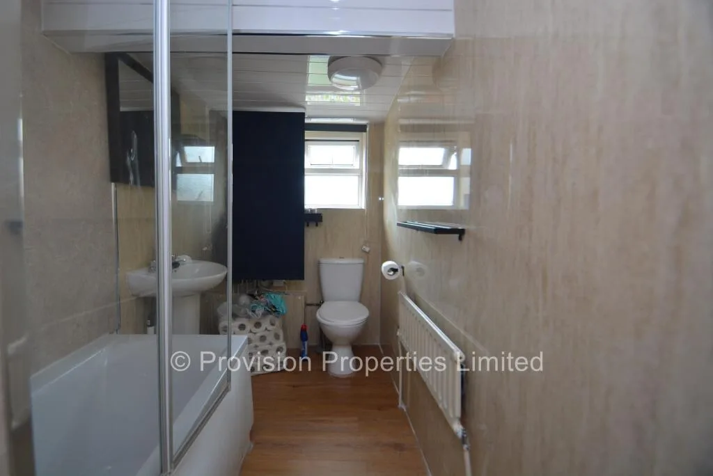 8 bedroom terraced house for rent