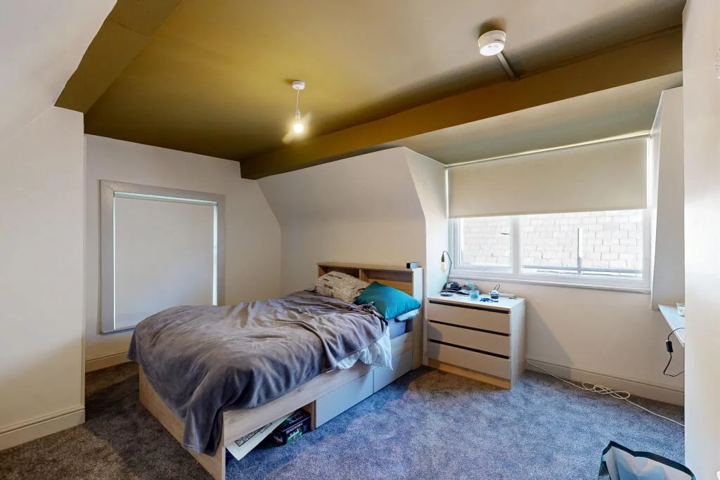 7 bedroom flat for rent