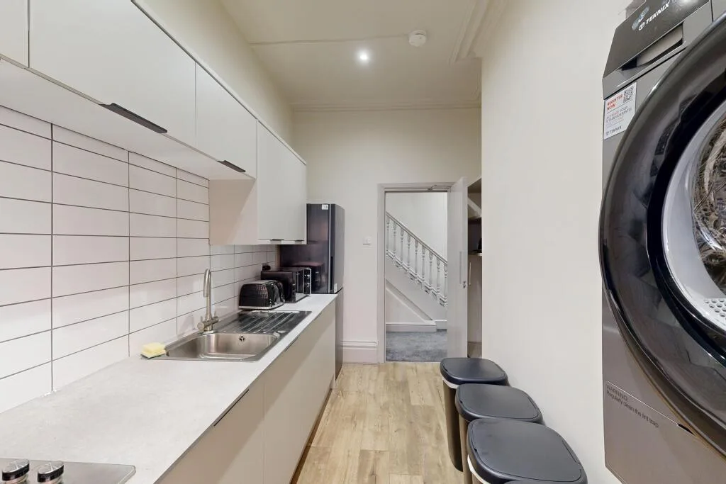 7 bedroom flat for rent