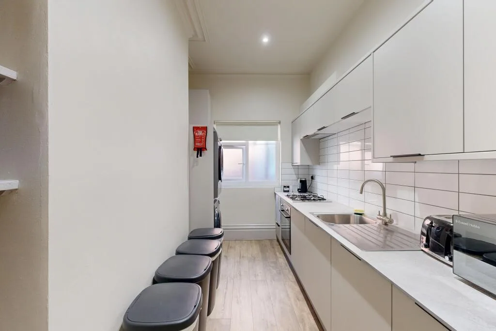 7 bedroom flat for rent