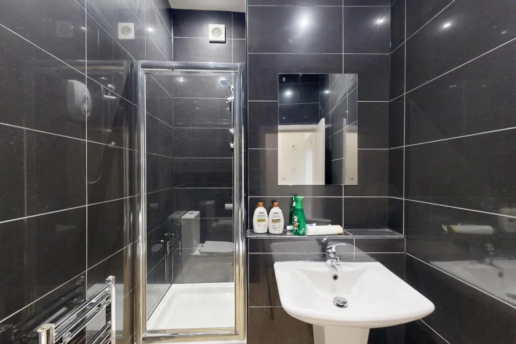 7 bedroom flat for rent