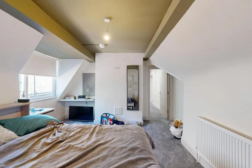 7 bedroom flat for rent