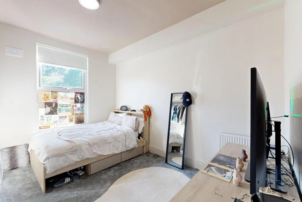 8 bedroom terraced house for rent