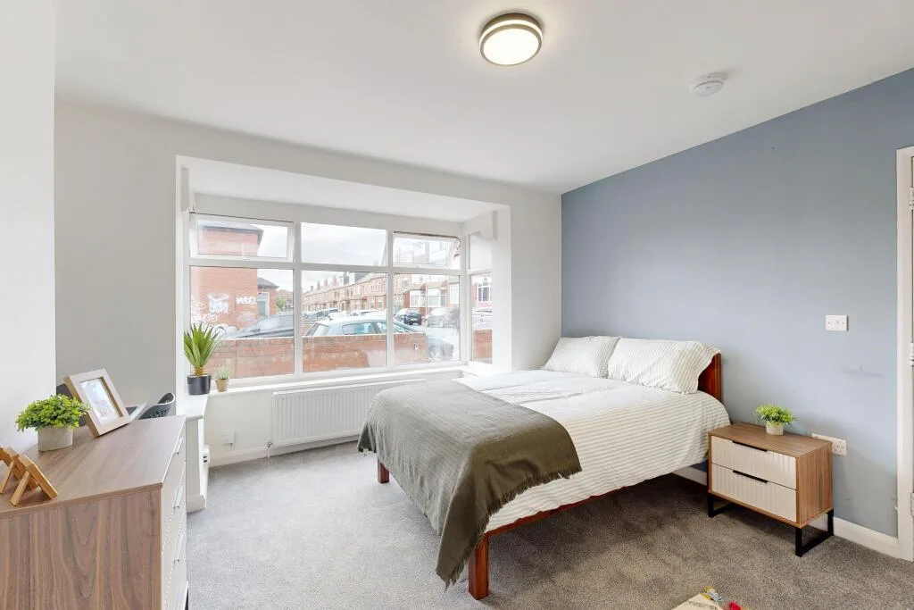 6 bedroom terraced house for rent