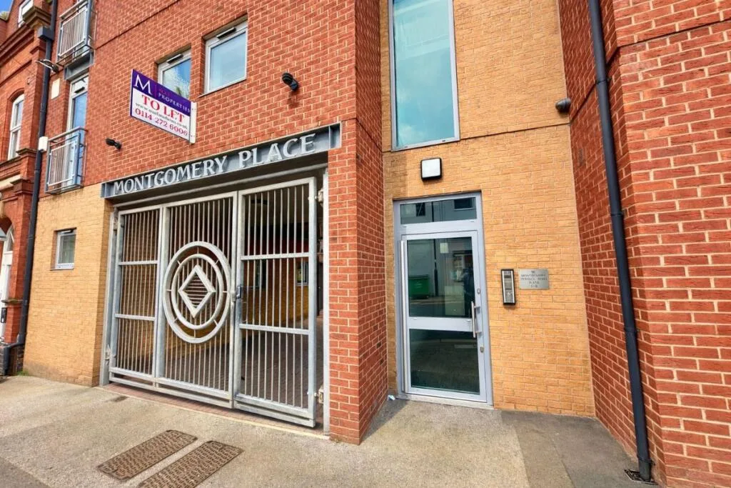 5 bedroom flat for rent