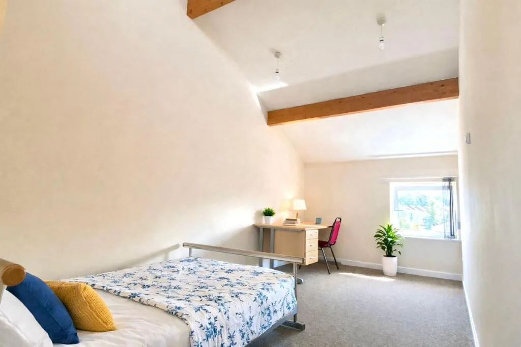 5 bedroom flat for rent