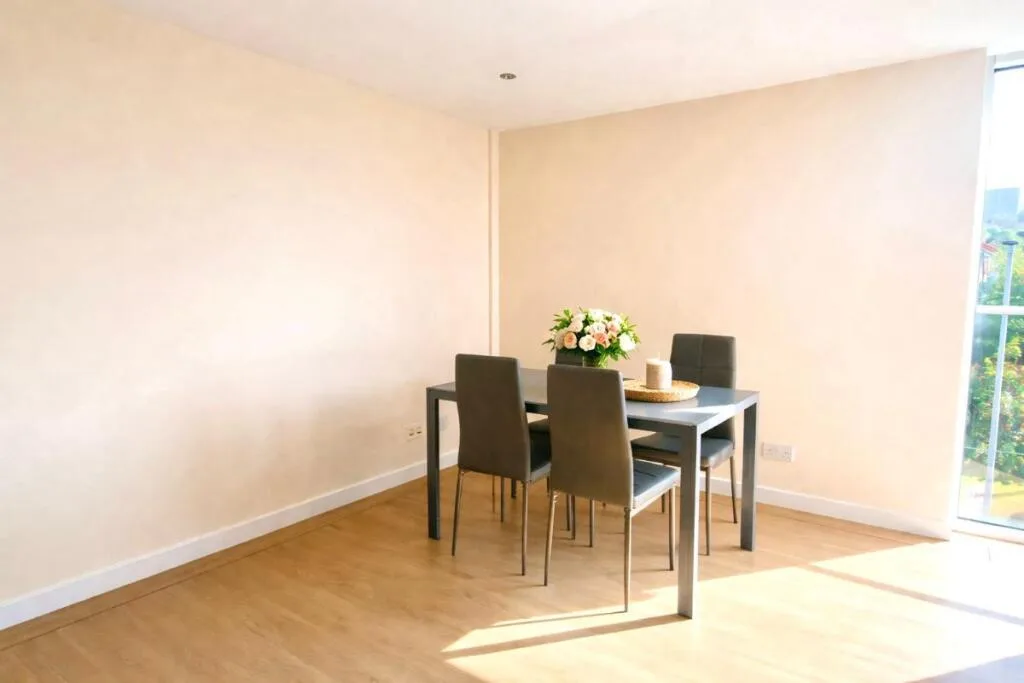 5 bedroom flat for rent