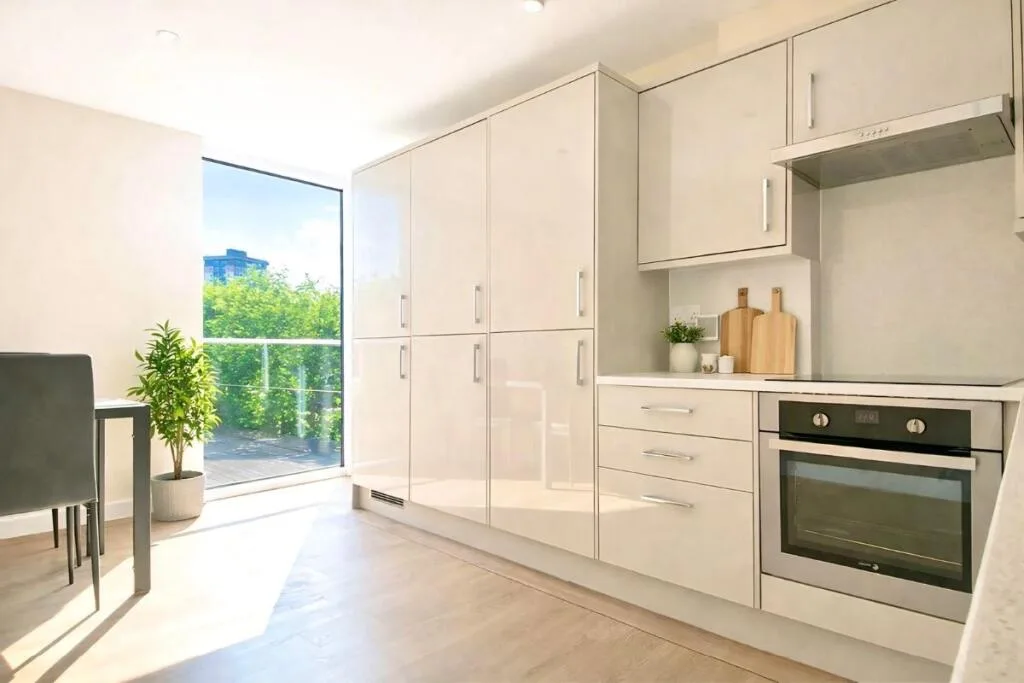 5 bedroom flat for rent