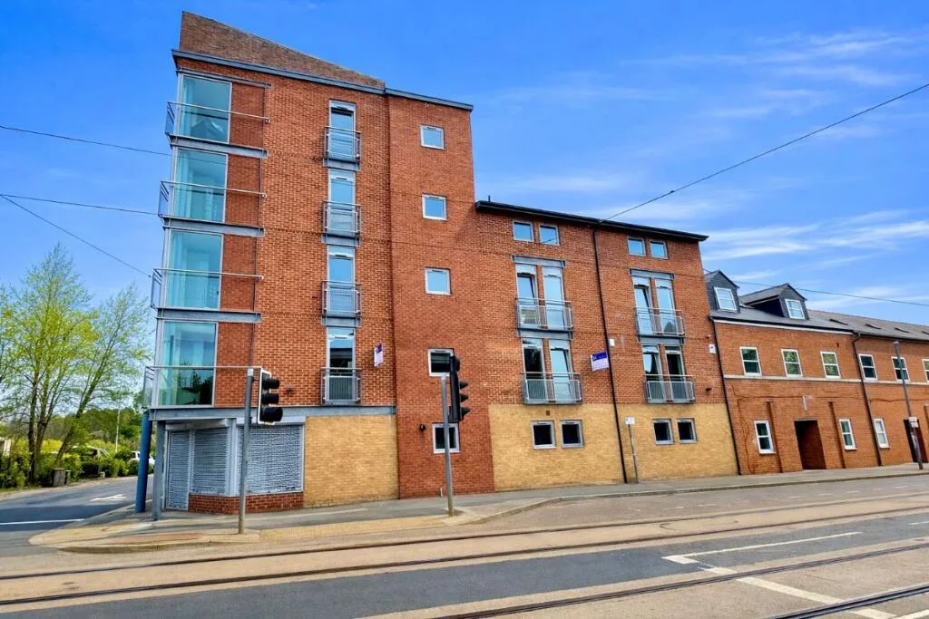 5 bedroom apartment for rent