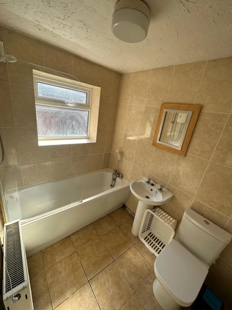3 bedroom flat for rent