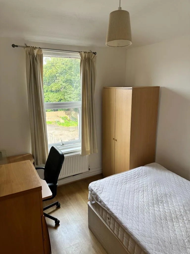 5 bedroom terraced house for rent