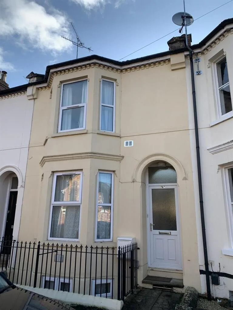 6 bedroom terraced house for rent