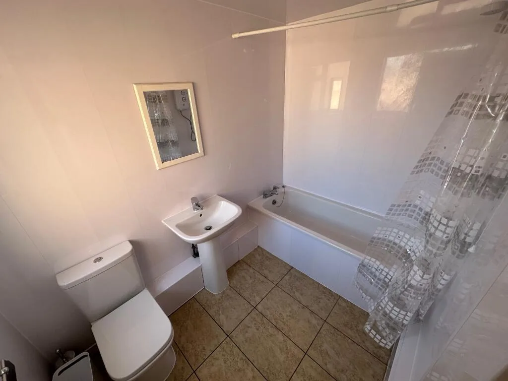 6 bedroom terraced house for rent