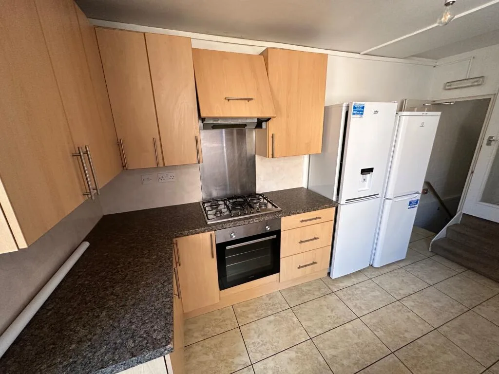 6 bedroom terraced house for rent
